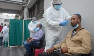 Salud Pública reporta 916 nuevos contagios Covid-19 y trece