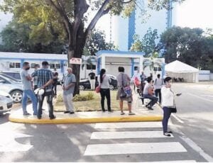 Virus provoca una espera incesante en el Moscoso Puello
