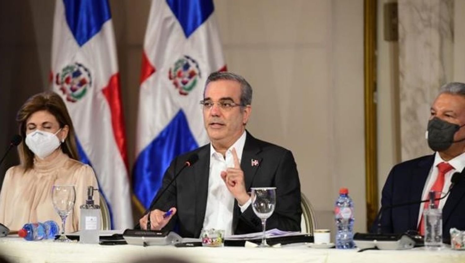 Presidente Abinader reitera que en RD no hay condiciones para reforma fiscal