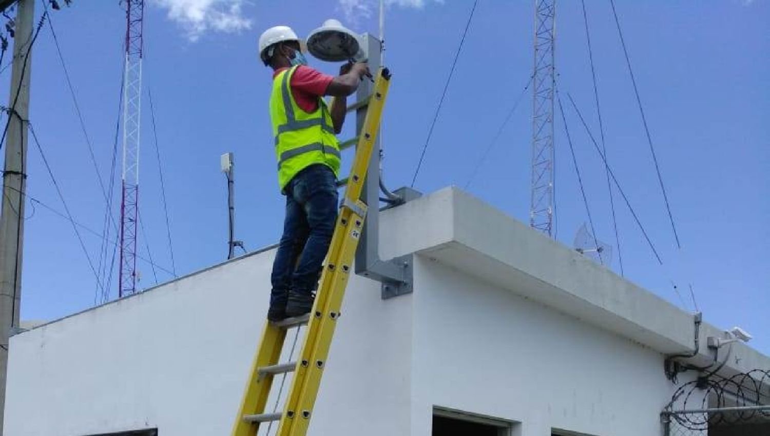 Luego del "sabotaje", Aerodom instala nuevas cámaras de seguridad en el AILA 2 Luego del «sabotaje», Aerodom instala nuevas cámaras de seguridad en el AILA