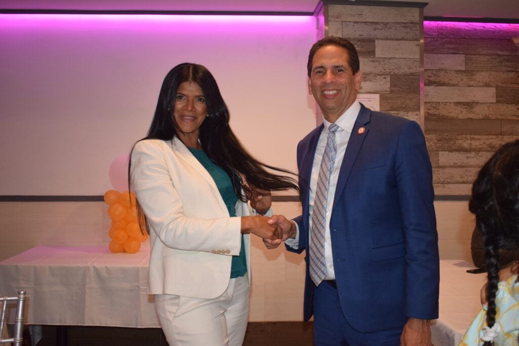 DSC 0095 Escuela de modelaje Elizabeth Talent apoya a Fernando Cabrera