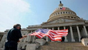 Congresistas de EEUU muestran preocupación idioma español