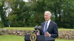 Biden anuncia donaciones de vacunas e insta a los líderes mundiales a unirse