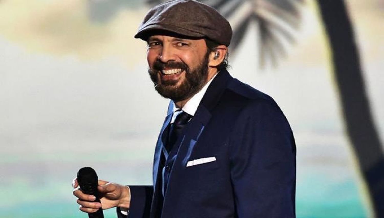 Juan Luis Guerra anuncia gira “Entre el mar y las palmeras” y cinta animada