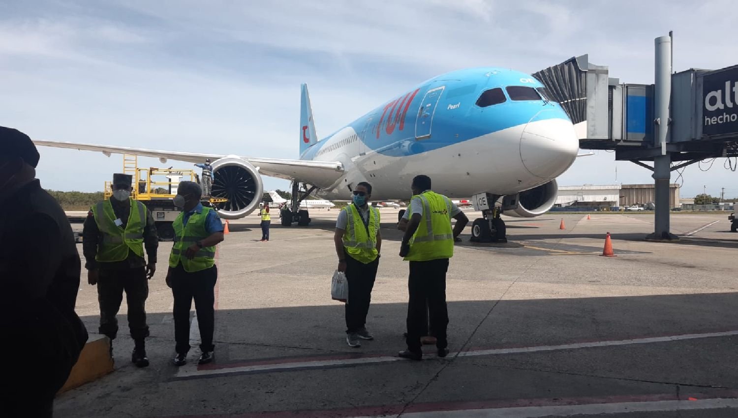 Llega nuevo lote de vacunas Sinovac para combatir COVID-19