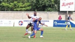 Luis Espinal marcó goles victoria de Moca sobre OyM en la LDF 2021