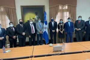 Luis Abinader se reúne con Junta Directiva del PARLACEN