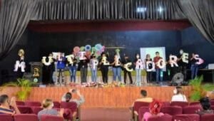 Ministerio de Mujer presenta programa prevención embarazo en adolescentes