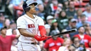 Devers se abre paso con su madero en la élite del juego