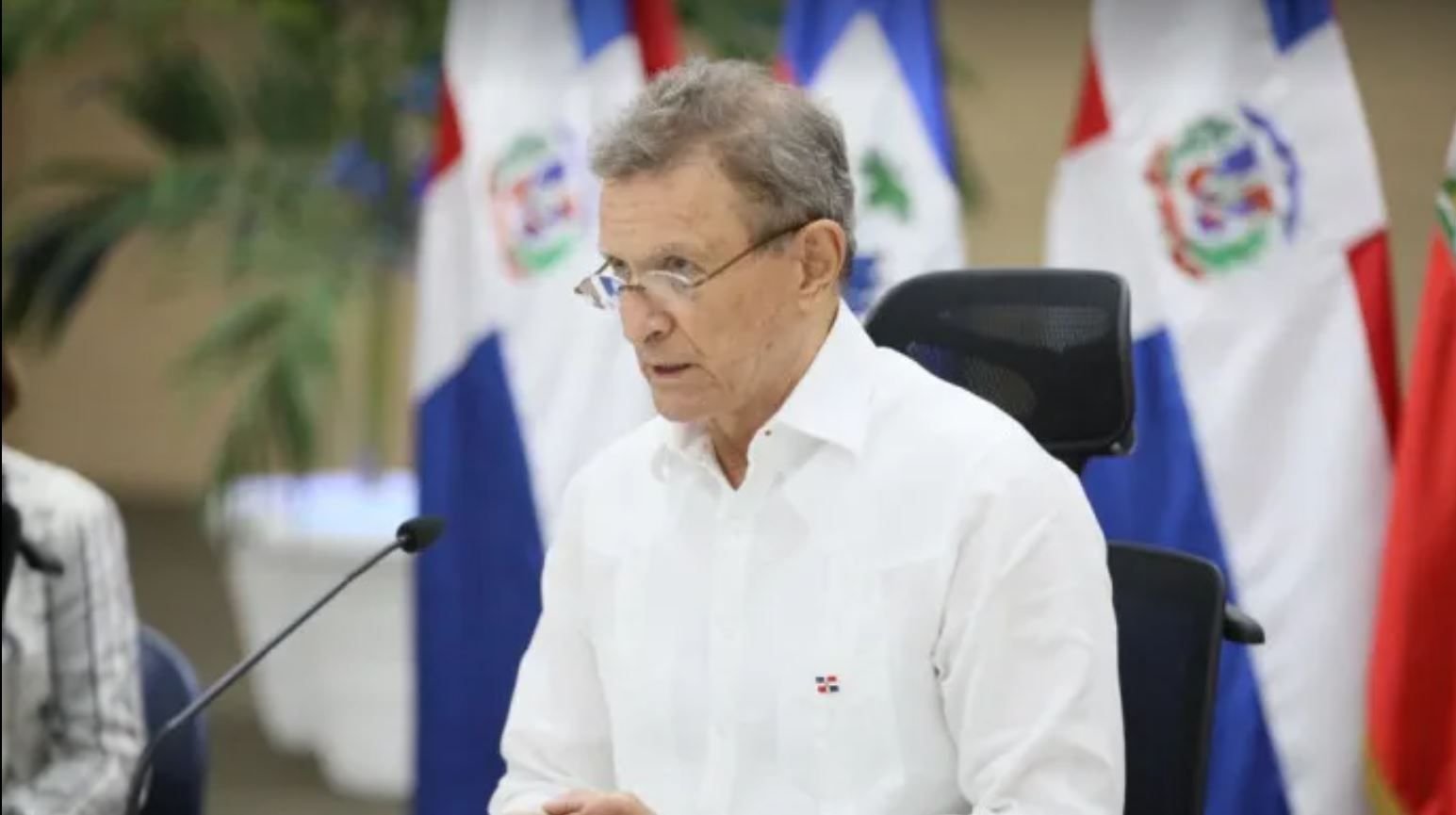 Canciller dominicano condena ataque contra presidente de Colombia