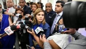 Fiscal DN denuncia pretenden incluir a su esposo en investigación para dañarla