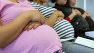 Embarazadas podrán vacunarse contra Covid entre segundo o tercer trimestre