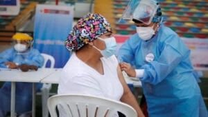 RD alcanza récord al vacunar 168,871 en una sola jornada contra la covid-19