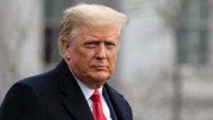 Facebook reduce el veto a Trump a dos años tras decisión de su consejo asesor