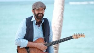 Juan Luis Guerra lanzará un álbum con 16 de sus éxitos