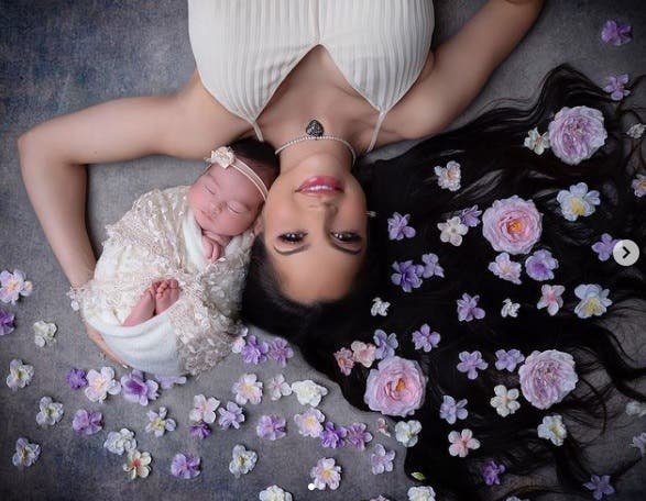 naty y su bb Vea la primera fotografía de Natti Natasha, su bebé y Raphy Pina