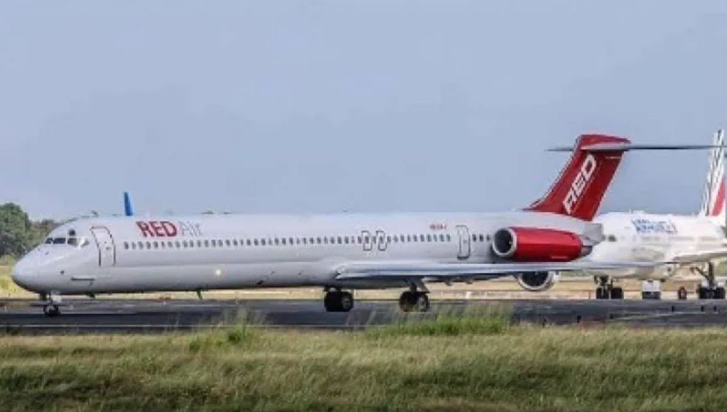 Autorizan a iniciar operaciones a la aerolínea dominicana Red Air