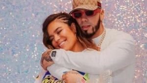 Karol G y Anuel fueron vistos juntos en una cena romántica, tras separación
