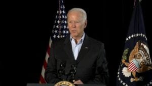 Biden apoya a las familias y agradece a los socorristas del edificio de Miami