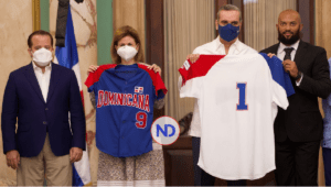 Abinader recibe al equipo nacional de béisbol que irá a Juegos Olímpicos Tokio 2020