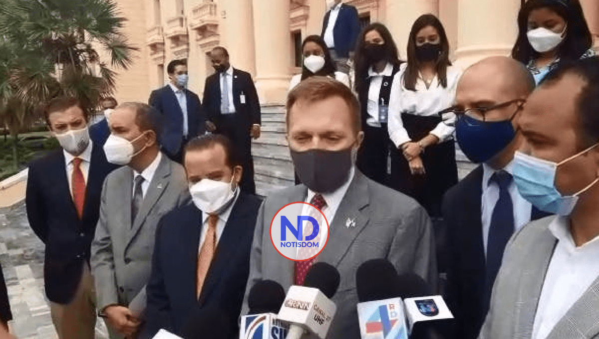 EEUU llama a las partes que se disputan presidencia de Haití a mantener calma