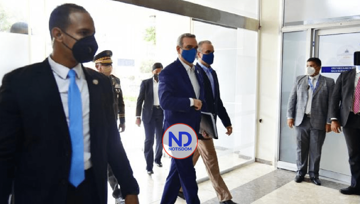 Presidente Abinader está en el Ministerio de Trabajo para anunciar aumento salarial