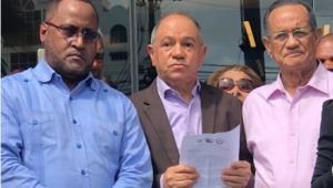 Abinader pensiona 9 sindicalistas, los tres principales con RD$75,000