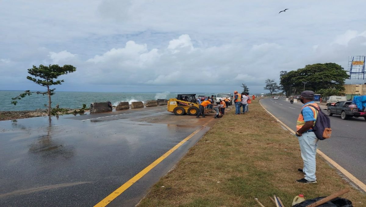 Obras Públicas rehabilita la autopista 30 de Mayo y la abre al libre tránsito 2 Obras Públicas rehabilita la autopista 30 de Mayo y la abre al libre tránsito