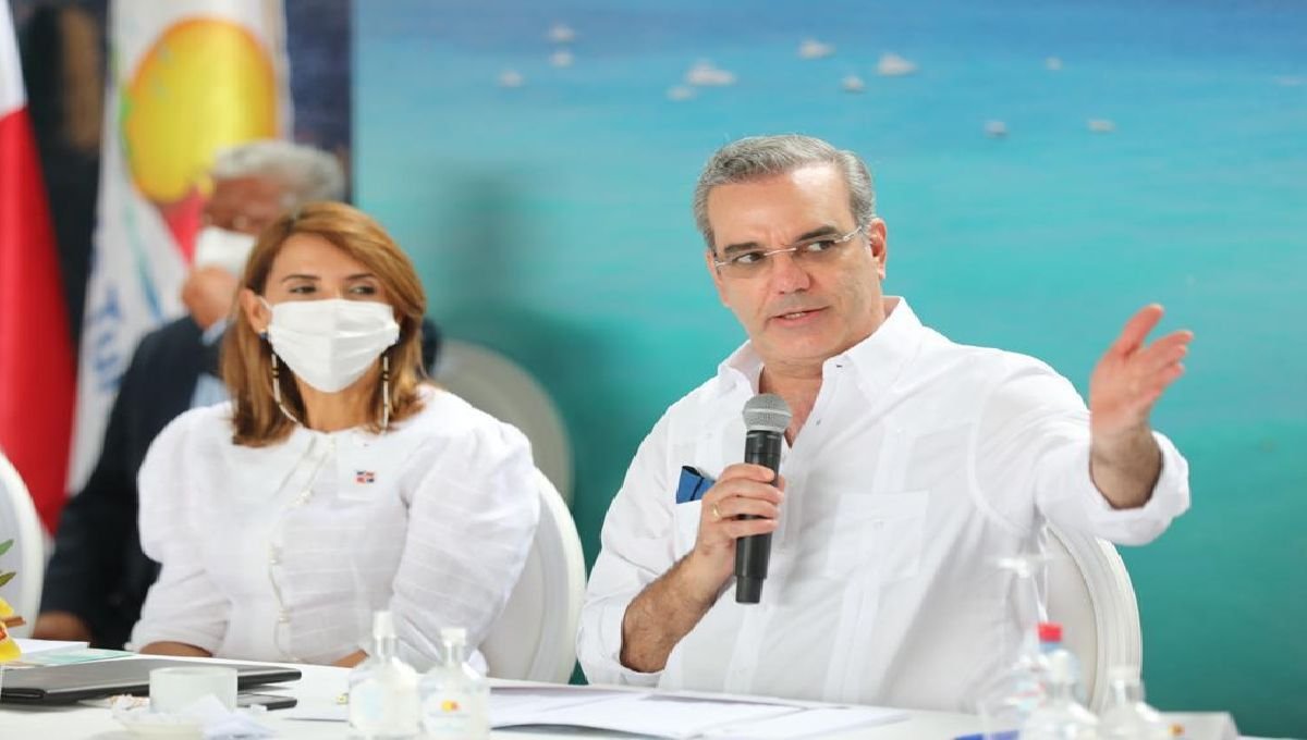 Abinader afirma ninguna persona con 3 dosis ha sido hospitalizada 2 Abinader afirma ninguna persona con 3 dosis ha sido hospitalizada