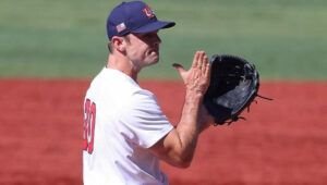 Los Rays de Tampa Bay firman a David Robertson