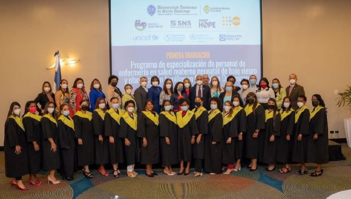 UASD inviste 21 especialistas en atención gineco obstétrica de RD