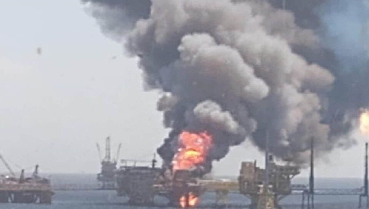 Al menos 5 muertos en incendio plataforma de Pemex 2 Al menos 5 muertos en incendio plataforma de Pemex