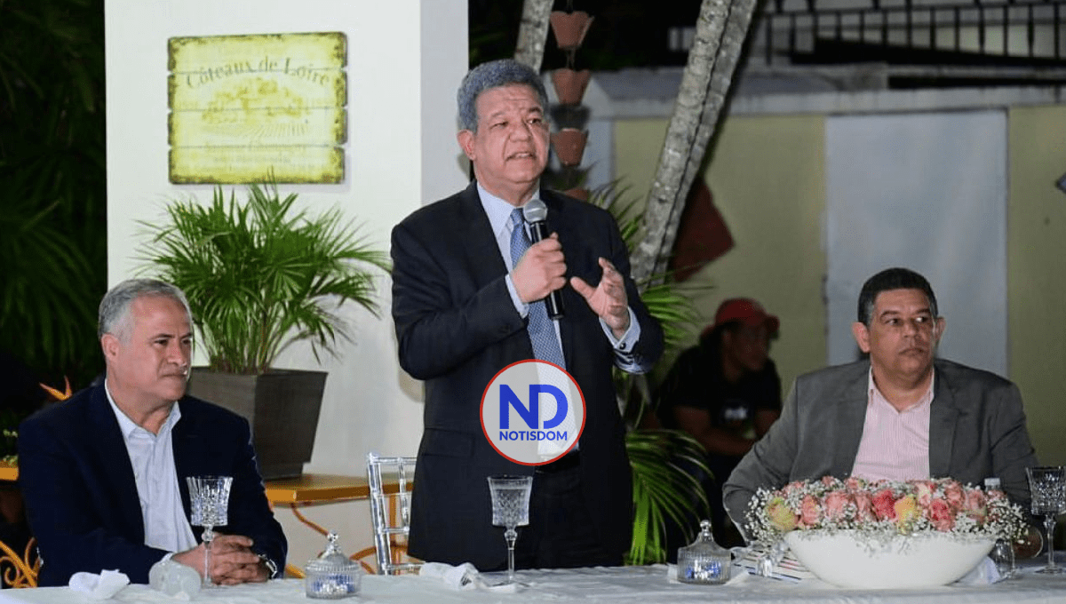 Leonel Fernández: «La Biblia tiene que estar en la escuela»