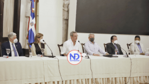 Presidente Abinader instruye ministros asistir a la población ante paso de la tormenta Fred