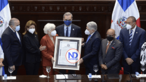 Senado reconoce la trayectoria política de Milagros Ortiz Bosch