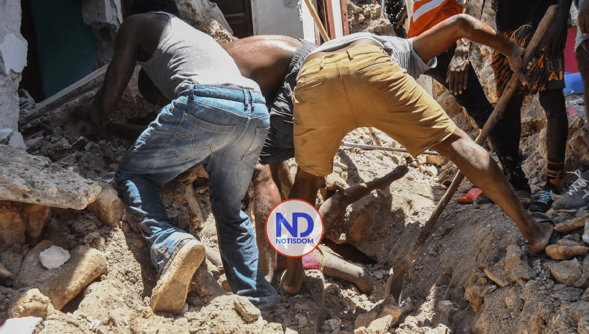 Llegan a 724 los muertos en Haití como resultado del terremoto