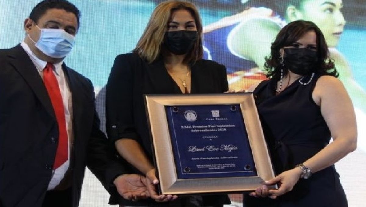 Emotiva ceremonia de los premios «Puertoplateño Sobresaliente» 2 Emotiva ceremonia de los premios «Puertoplateño Sobresaliente»