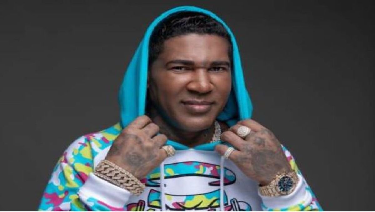 Omega recibe discos de Oro y Platino por su tema “Pegao/pegao remix”