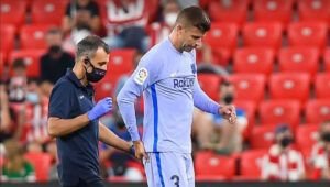 Piqué sufre una elongación en el sóleo de la pierna izquierda