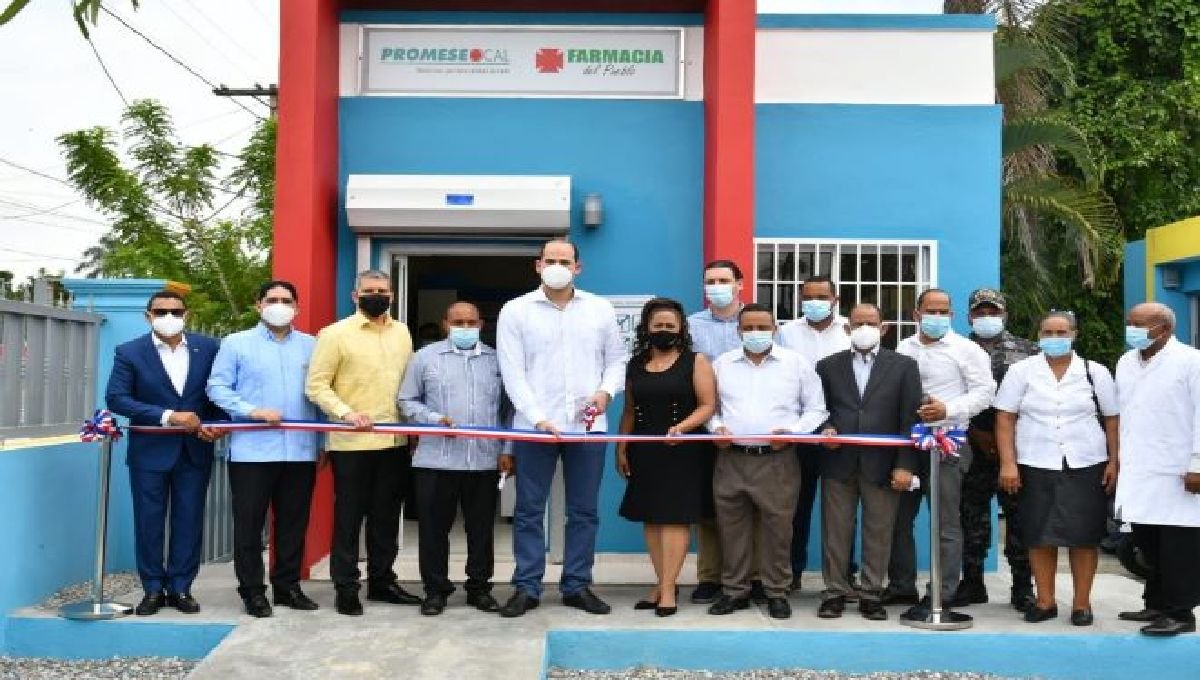 Promese/Cal inaugura Farmacias del Pueblo en Sánchez Ramírez