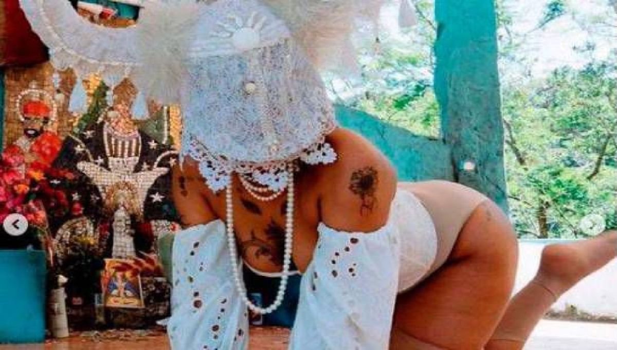 Repudian Tokischa pose semidesnuda frente santuario Virgen de la Altagracia