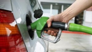 Congelan los precios de todos los combustibles