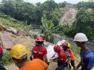 derrumbe 3 Hombre muere al derrumbarse una casa en la cañada de Guajimia