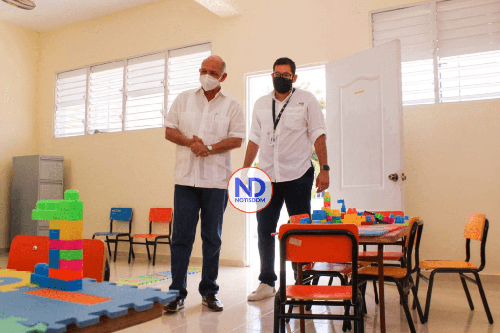 Centro Tecnologico Bayaguana 04 Isidro Torres entrega Centro Tecnológico Comunitario en Bayaguana