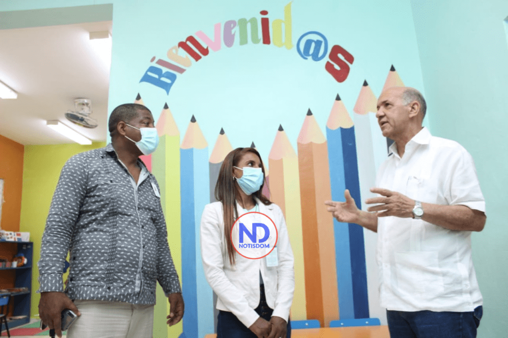 Centro Tecnologico Bayaguana 05 Isidro Torres entrega Centro Tecnológico Comunitario en Bayaguana