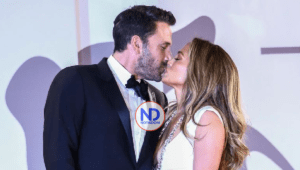 Ben Affleck y Jennifer López oficializan su relación en la alfombra roja de Venecia [fotos]