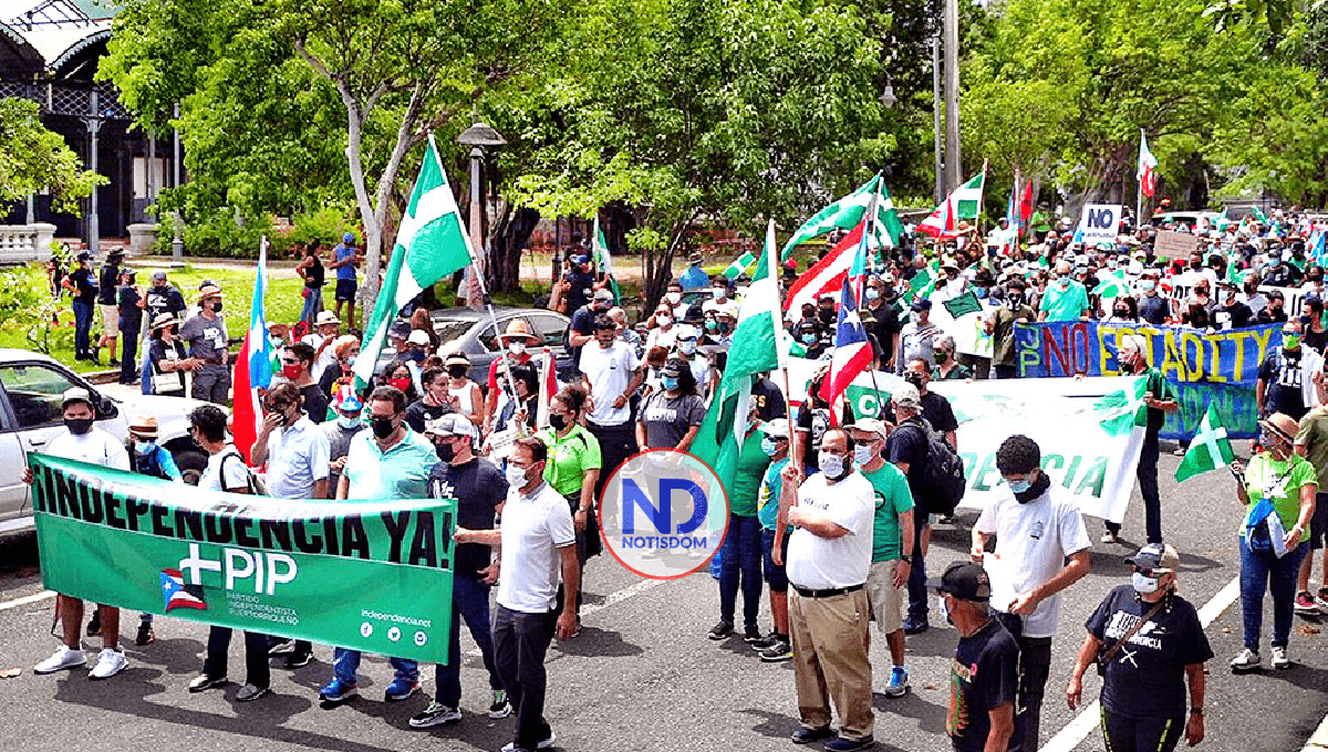 Cientos protestan contra la anexión de Puerto Rico a EEUU