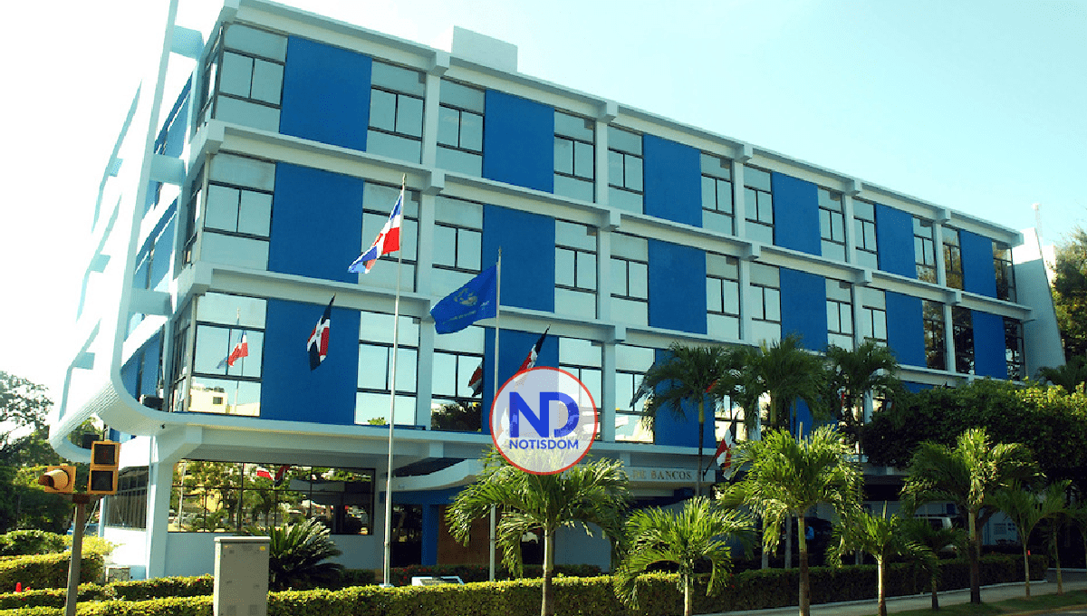 Activos de la banca RD registran crecimiento interanual de 17.2%