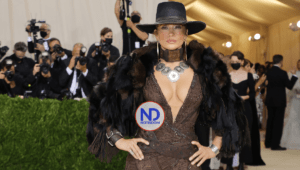 ¡Como una vaquera! JLo deslumbra en la MET Gala 2021