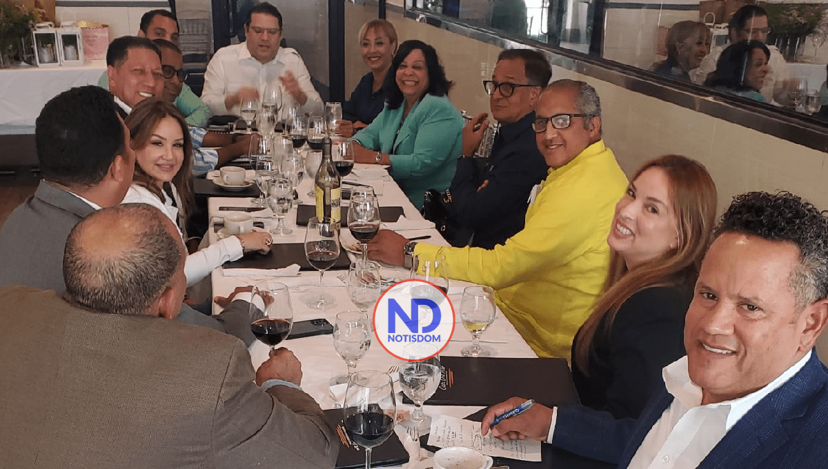 Director de Aduanas se reúne con embarcadores dominicanos en NY